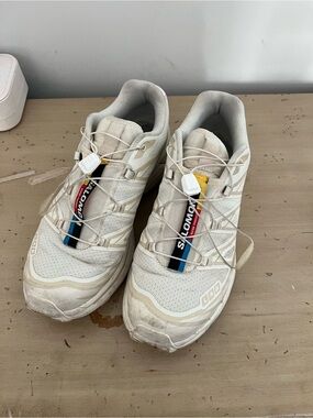 Salomon XT-6 Shoes with Tricolor Accents